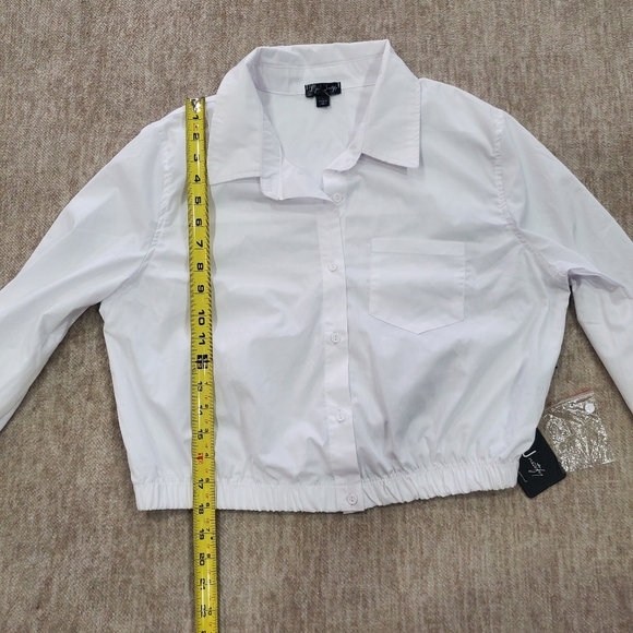 White Cropped Button-Up Shirt - Picture 6 of 6